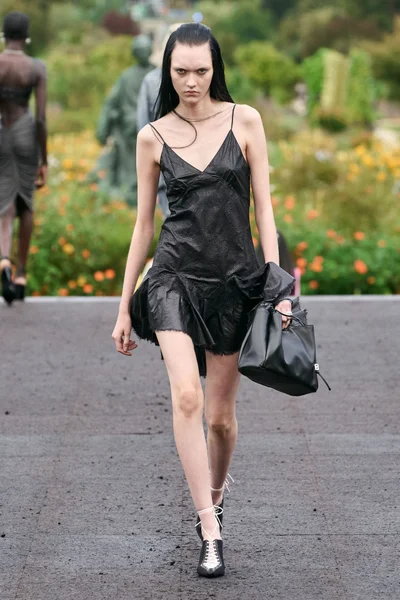Look 17